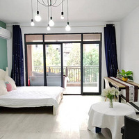 ��Խ����ˮ������С��������һ�Ҵ���̨������������շ������ס