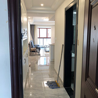 ���⣺�¸۳�2��1��2100/�£�����ҵ������λ