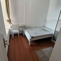 ���������Ա����߳�С��������һ�Ҷ��������������ס��700