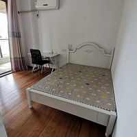 �¸۳�С����һ��һ��һ��̨���۸�ʵ�ݣ�����ֱ��û���н��