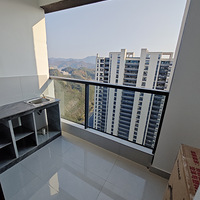 �ٰ����ݽ�16���ߵ����ڸ����пյĳ��⣬����ֱ�����н��