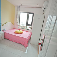 �ٰ�����ֱ����������Ա߳���һ�Ҷ��������������ס