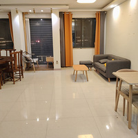 ���⣺����㳡������2��2�����ݷ�1600/��