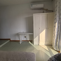 ���ϱ����㳡�Աߣ�������С����һ��һ��һ��̨���Լ���������