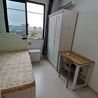 ũ�ִ�ѧ�����Ÿ�����ɽ����һ��һ�����ϣ�����ֱ��۸�700