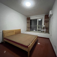 ��ɫʱ�����ҳ��⣬��������600�׺ͳ���Сѧ