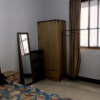 �㳡�ߵ����ڹ���С���з��������ס����