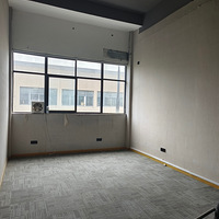 ����ҽԺ���ڷ������ذ칫�ҳ��⣬�������ͱ����̳�