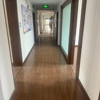 ��վũó�Ǹ�������¥�е���500��Ӫҵ�����⣬ͣ������