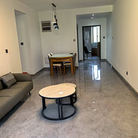 ���⣺����㳡������3��2�����ݷ�2000/�°���ҵ