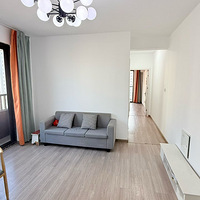 ���и���������1600����λ