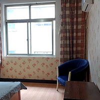 �㳡�ߵ����ڹ�ԷС�����з��������ס����