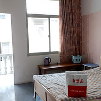 �㳡�ߵ����ڹ�ԷС���з��������ס����