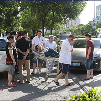 ��ţ��ʱ�ݺ�Сë¿����һ�£�