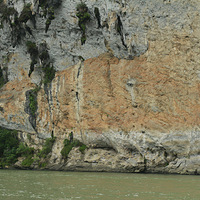 ��ɽ��������߳����Ǳߺ�-���ź�ֽѭ��ȥ