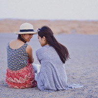 ����·�ϵ��ˣ������Ĺ⣩