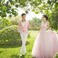 ���װ��� ������һ������ɫ��Ӱ���¿��շ���