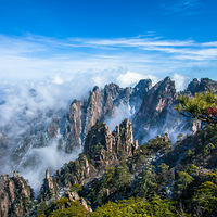 ѩ���еĻ�ɽ