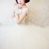 �������ʻ�ɴ��һ��ױ��Ʒ