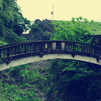 ��������~