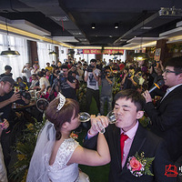 ����10�� 90��С��ӭȢ��Ѫ��Ů��