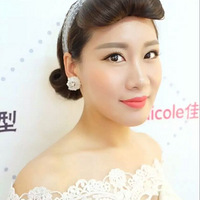 ���Ƕ������ߵ�Ů���ӣ� �Ҽҵ���ױ�����ģ��ݿɼ����ͳ�Ʒ��