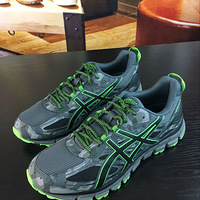 �����˶�Ь��ĥ͸��