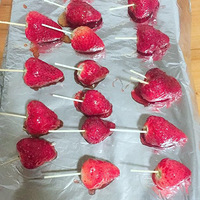 ��ҹʱ�䵽�ˣ�С����ǣ����Ƕ�����ô����ݮ���Ǻ�«���ˣ�����