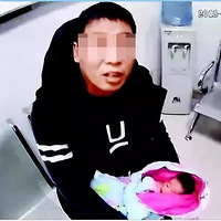 ��С����Ÿճ�����Ӥ���ϸ��٣������������ڶ����ϡ���������