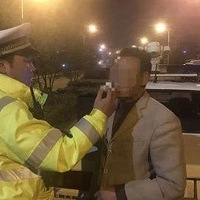 ����ǰһ��Ƽݱ��飬��̨�ݴ򹤵�����ȴ��������һ�ٶ��ж�����