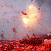 ��Ϧҹ��������ˣ���Ů��Ȱ������˵�ǽ������һ�Ρ�