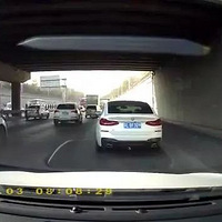 ���߱�ͣ����һ���ǵϳ�������Ƶŭ��������������������Ҳ����Ƶ