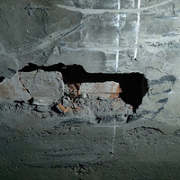 ������������һ�����죬̨��һס��ǽ�ͱ�ײ�˸�����