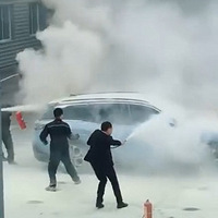 ��һ��ȼ����˹����ε��ES8ά��ʱ����յ�ֻʣ����