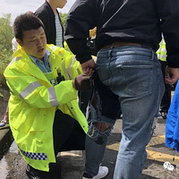 ��40��׷β��ײ����һ̨�ݸ����У�һ��Ҫ�������ڵ�һ�����Щ