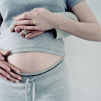 ���4��໳���Ϻ��ӣ�ҽ��һ����������˫��̥�����ºܶ���Ū��