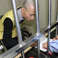 ����ĳ���м���Ա���߹���3ǧ����19���ץ�������Ĵ���