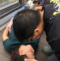 �����ģ��ɾӾ�Ԯ��Ա��������ˣ��Ի��·�ϣ�����һ�ε�Ů��