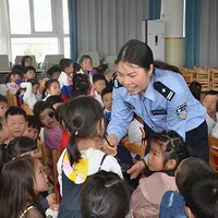 �����������߽��׶�԰����������һ������Ϸ��������Ƭ����ô��