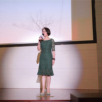 ������̨70���꣬������300����ʫ����λ�й���һ�����ݰ׻�