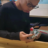 ̨��·������ָ߻��� һ��Ϊ�˺��ӣ�