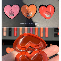 �ں������������ĵ����ͣ�����Ů