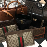 �ж������˽��йŰ�