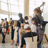 ˭�˽����ո��У���α���