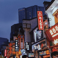 ���֣����