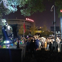 [�Ҹ�̨����Ӱ����]��Ҷ��Ա������ˣ�ҹ��ĸ���ȼ��Щ��·��