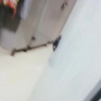 ����Ů����ϴ�裬��ͷһ�������ϳ���һֻ���ۡ���