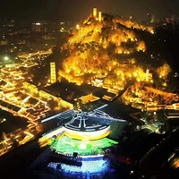 ���������������ͼ����͸�����������Ӿ�ͷ�µĴ���̨��