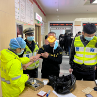 ����һ��������ȥ���ޣ�������ɽ...�廬�£�