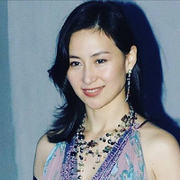 一对珍珠耳环的虐恋：纵有黄金万两，也换不回陈百强何超琼的爱情